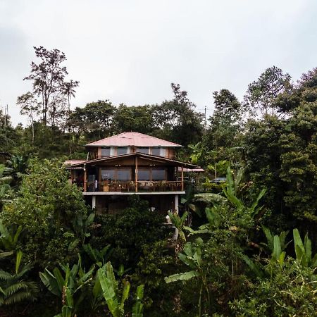 ホテル Casa De Vista Alta ミンド エクステリア 写真