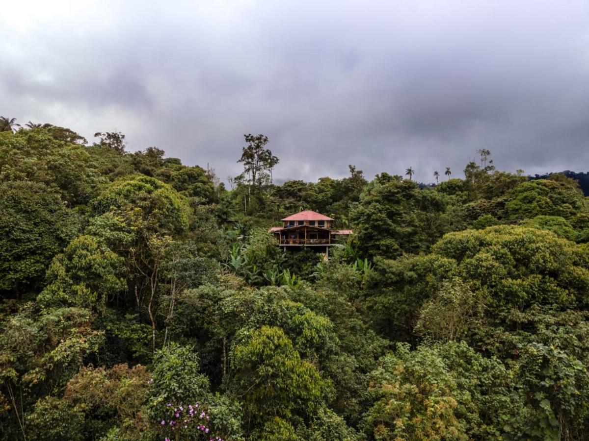 ホテル Casa De Vista Alta ミンド エクステリア 写真