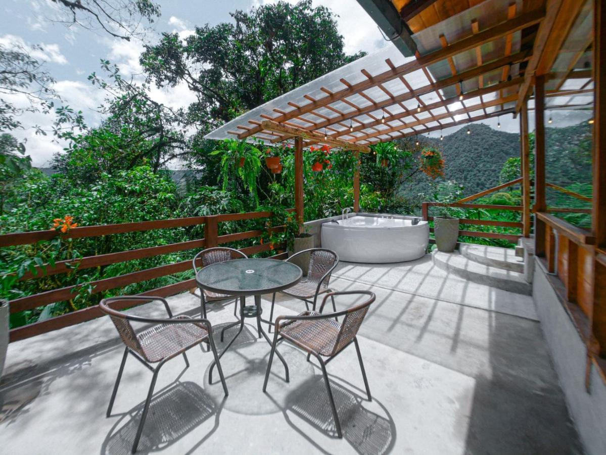 ホテル Casa De Vista Alta ミンド エクステリア 写真