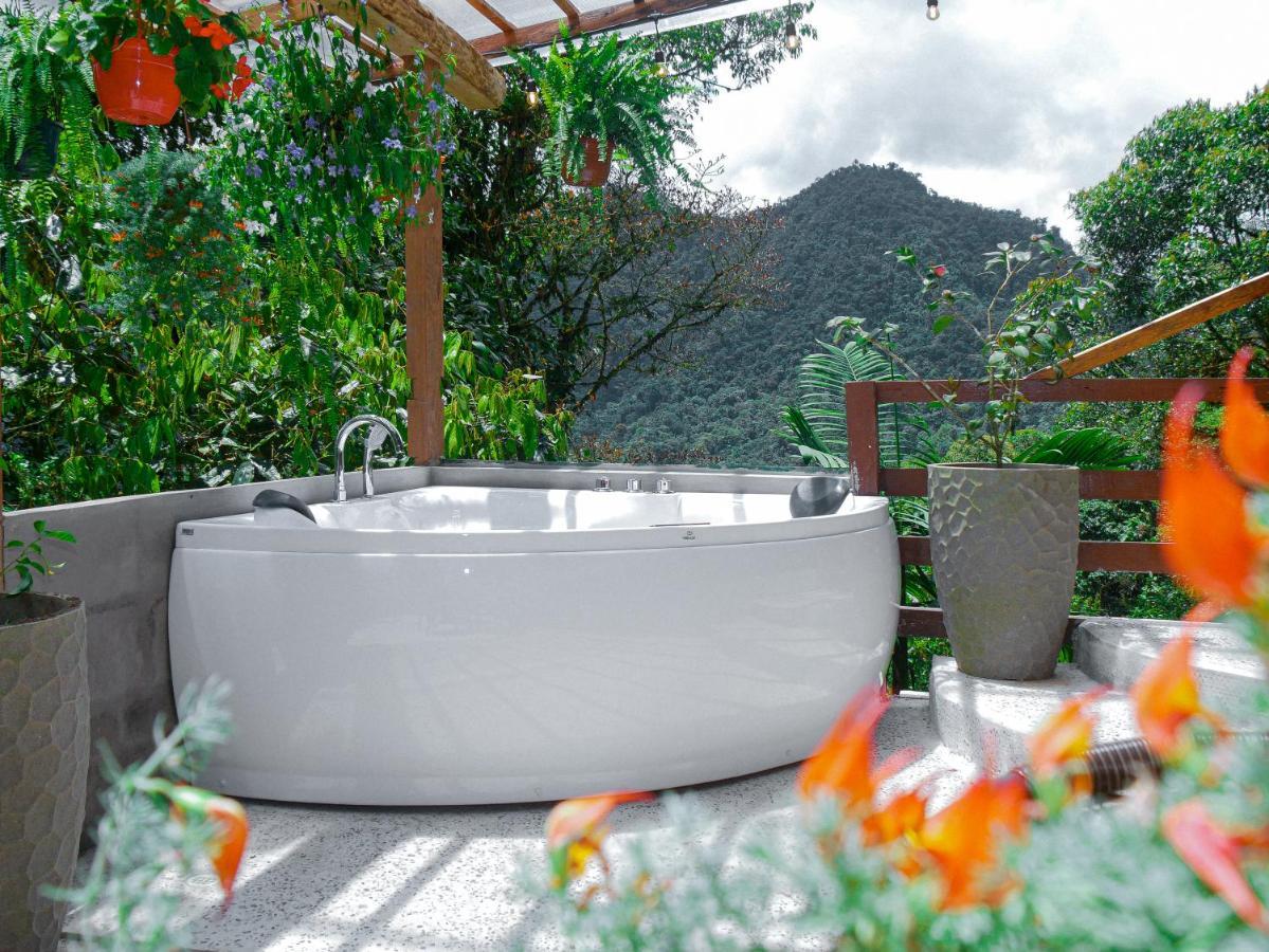ホテル Casa De Vista Alta ミンド エクステリア 写真