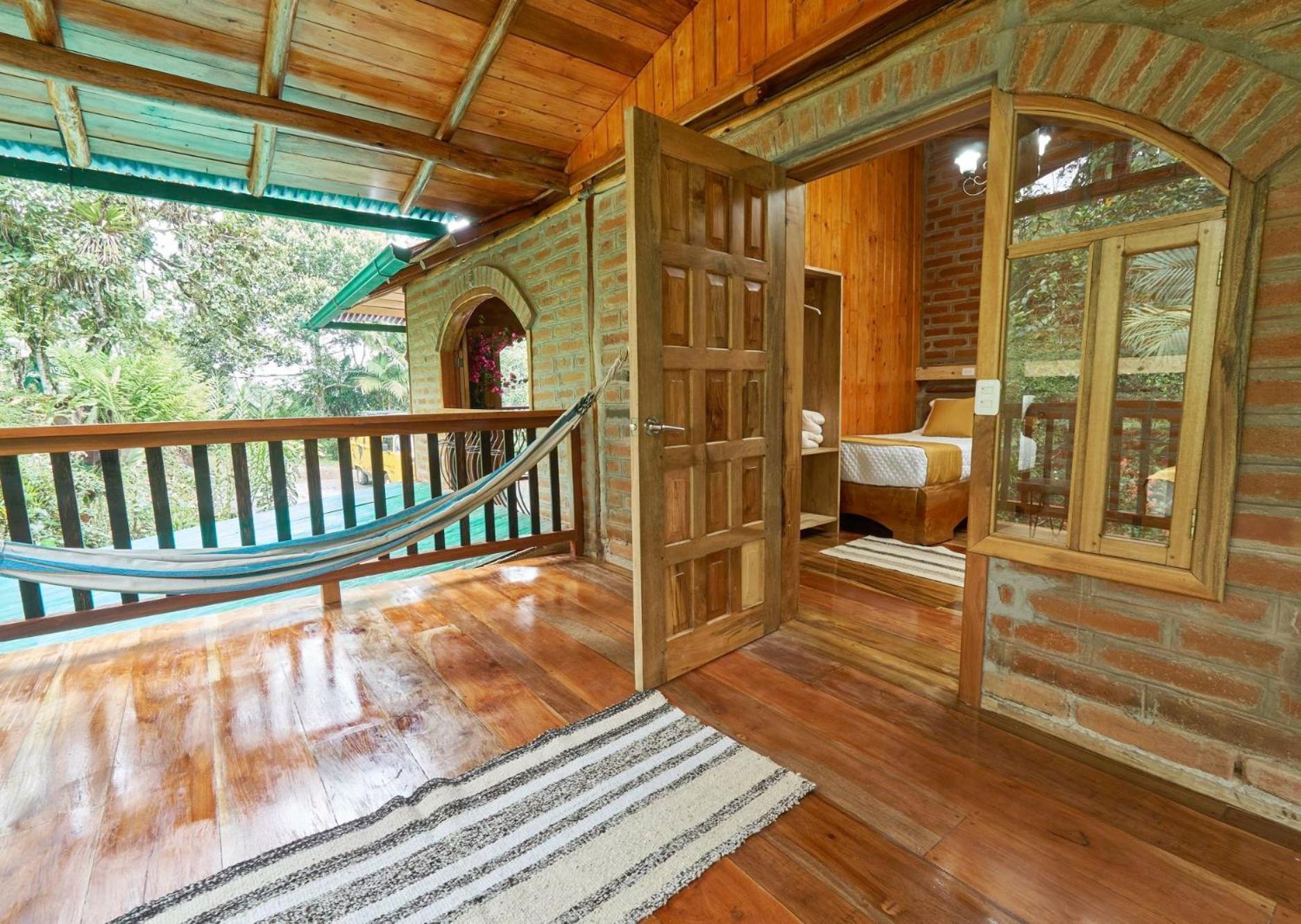 ホテル Casa De Vista Alta ミンド エクステリア 写真