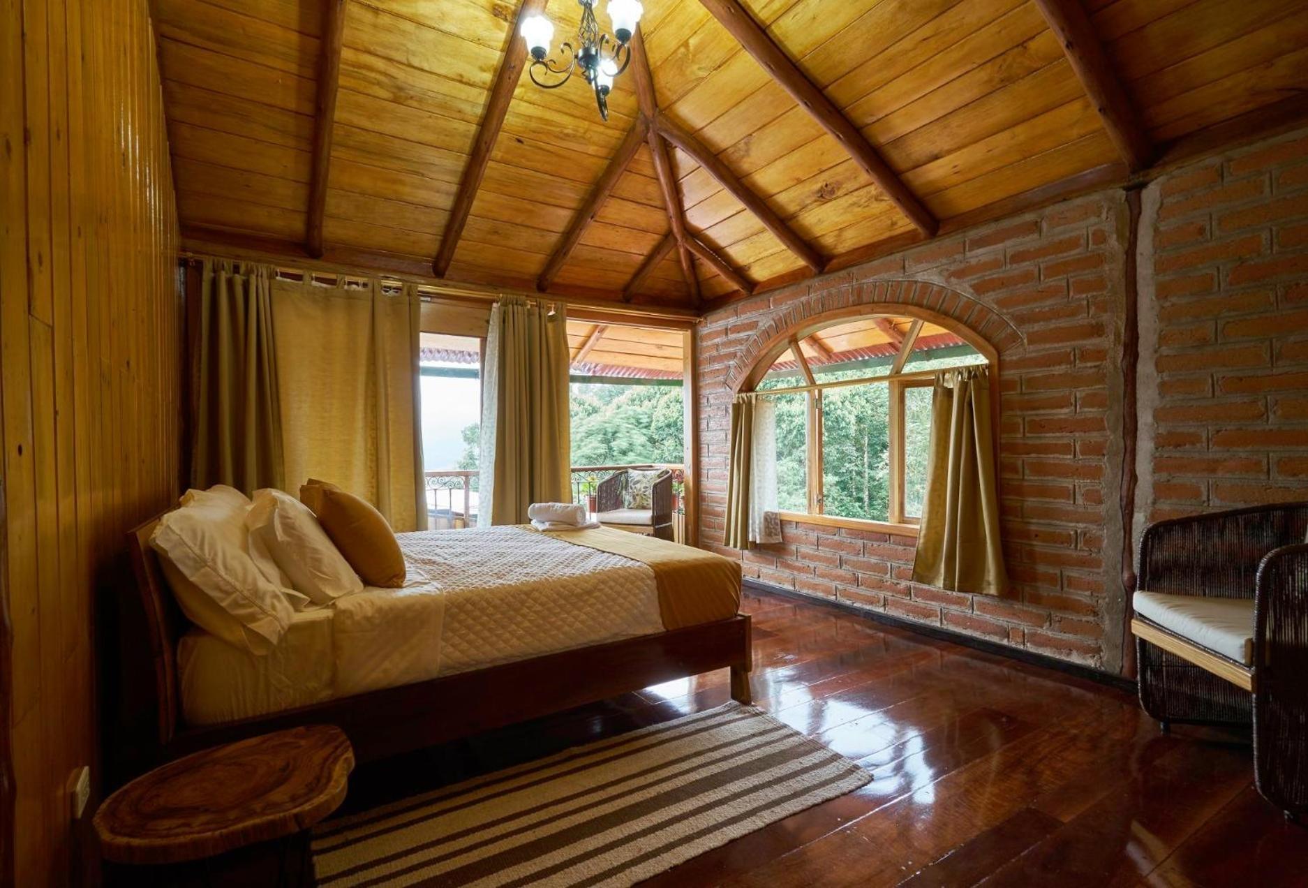 ホテル Casa De Vista Alta ミンド エクステリア 写真
